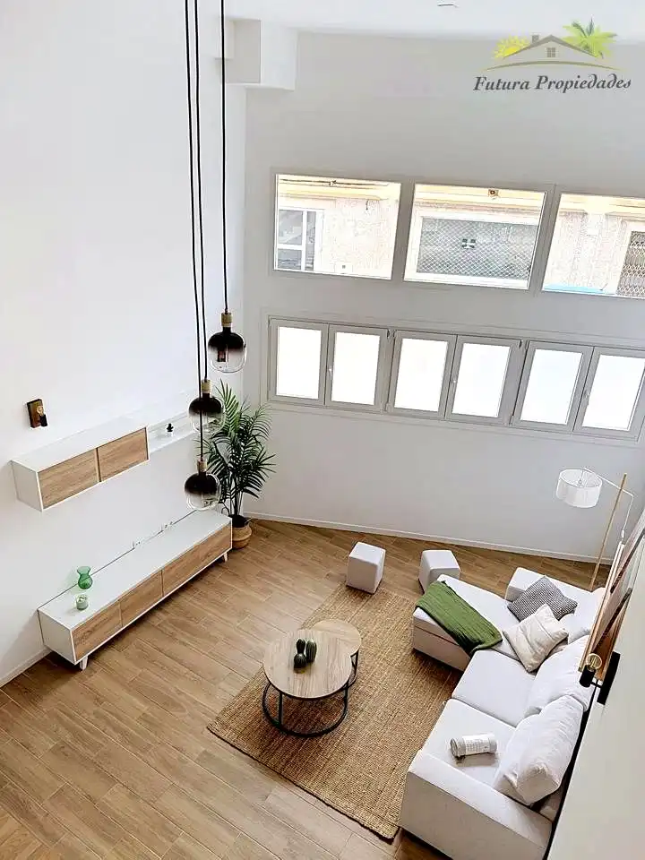 Wohnzimmer von Erdgeschoss zum Verkauf in Arrecife mit Möbliert