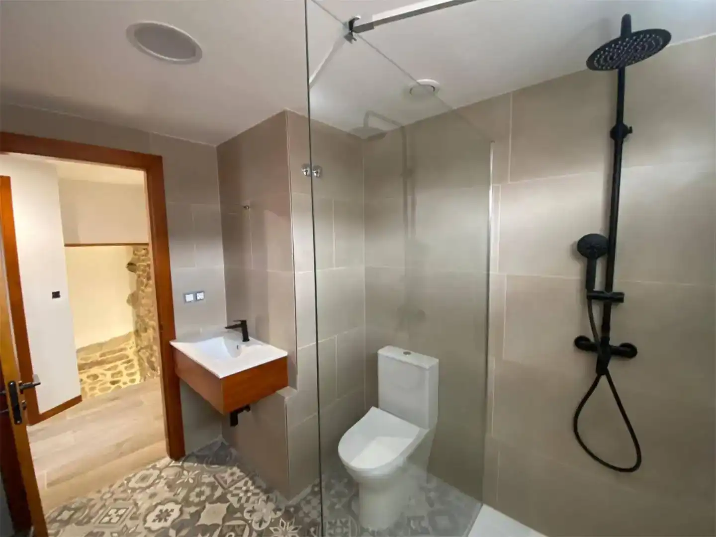 Badezimmer von Wohnung zur Miete in Melón mit Abstellraum