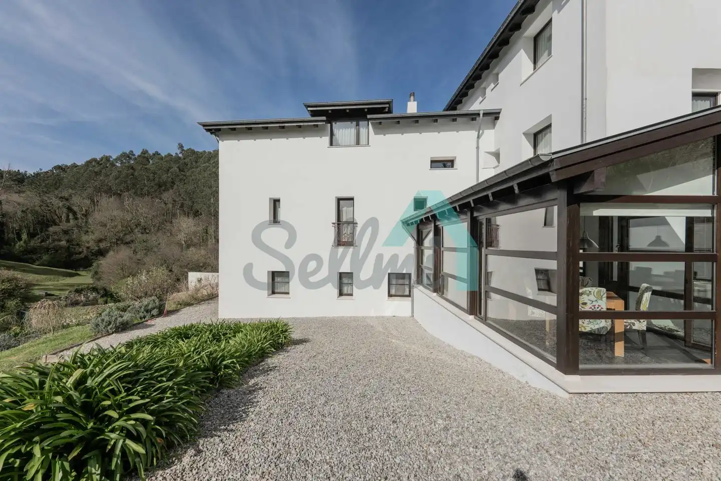 Vista exterior de Casa o xalet en venda en Valdés - Luarca amb Calefacció, Jardí privat i Terrassa