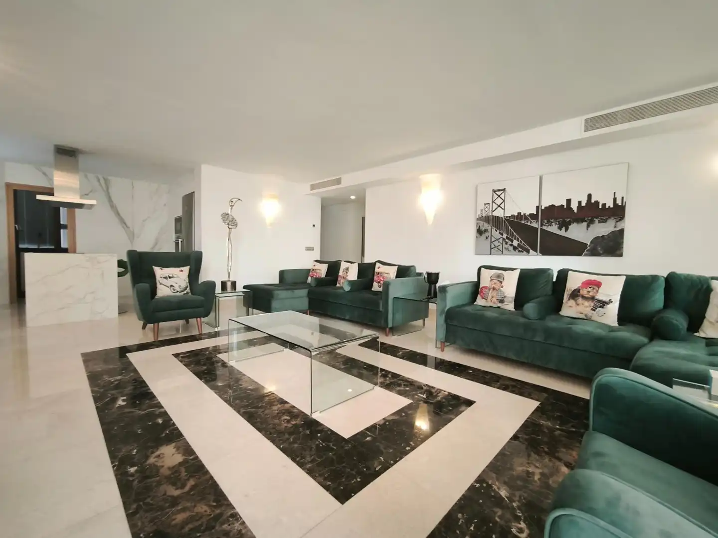 Piso con ascensor en venta en Avenida ALFONSO EL SABIO, imagen 2