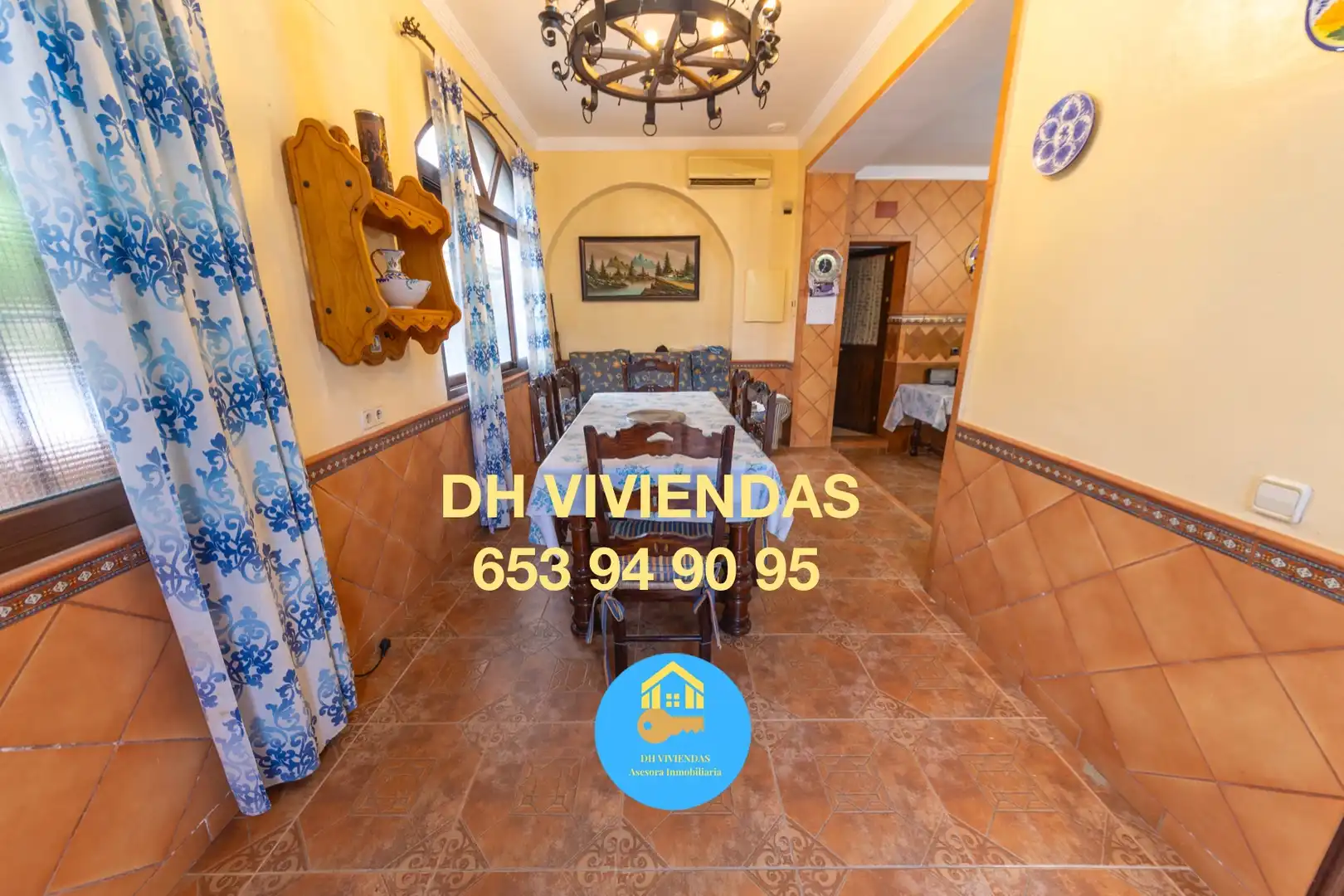 Dining room of Houses for sale in Dos Hermanas  with Air Conditioner, Private garden and Terrace