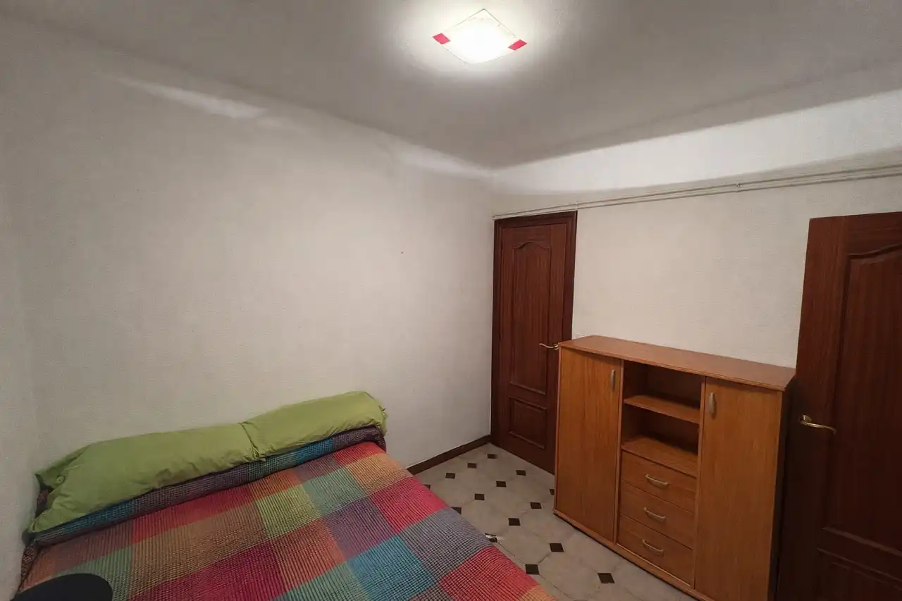 Habitación de Piso en venta en L'Hospitalet de Llobregat con Calefacción, Horno y Alarma