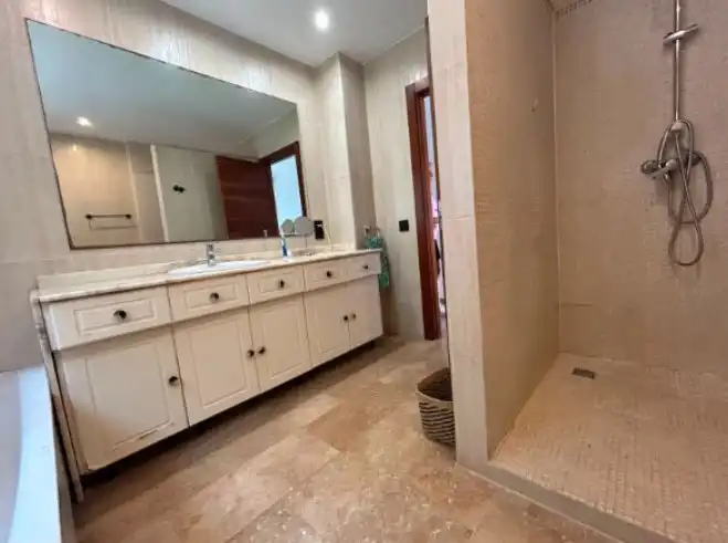 Bany de Casa o xalet en venda en Paterna amb Aire condicionat, Calefacció i Jardí privat