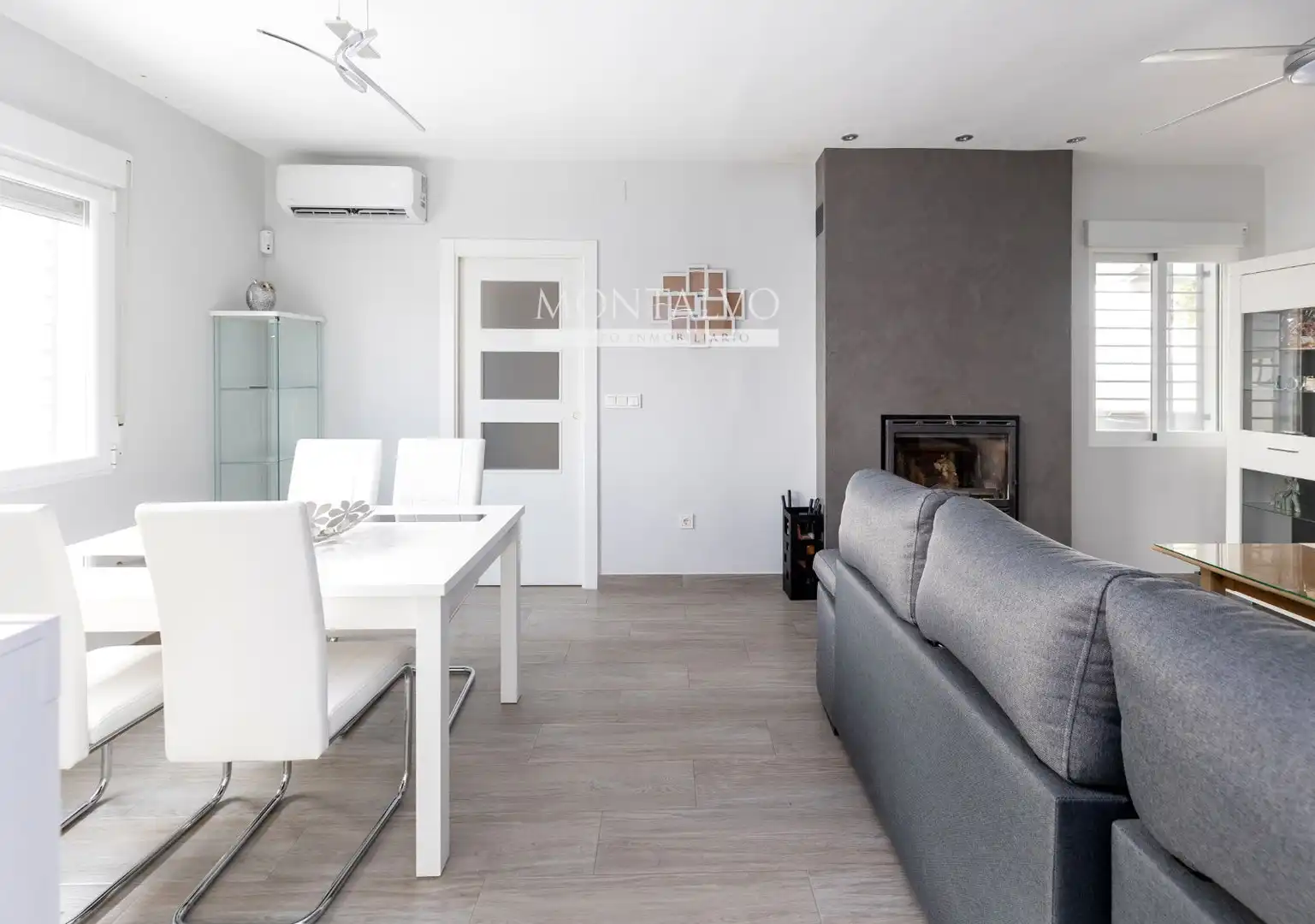 Sala d'estar de Casa o xalet en venda en Pinos Puente amb Aire condicionat, Calefacció i Terrassa