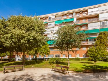 Flat with lift for sale in Plaza Esquivias