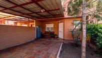 Vista exterior de Casa o xalet en venda en Móstoles amb Calefacció, Jardí privat i Terrassa