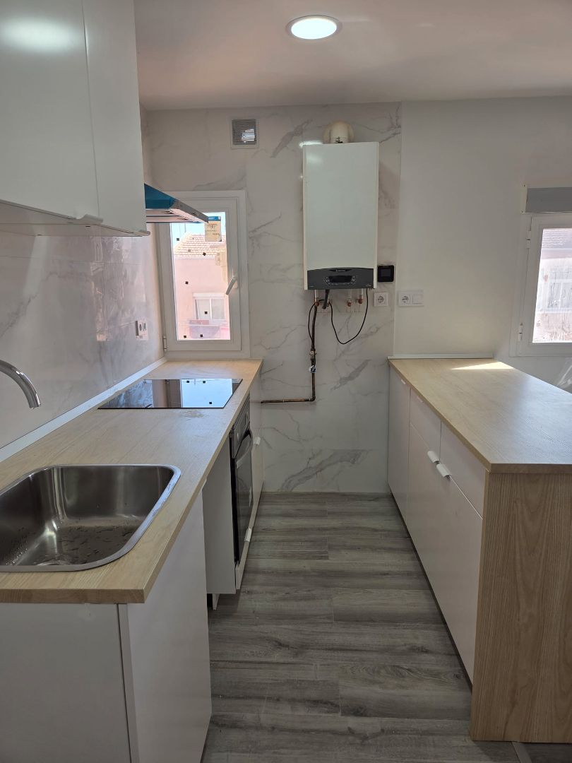 Cocina de Piso en venta en  Madrid Capital con Calefacción