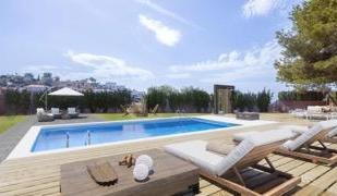 Piscina de Casa o xalet en venda en Sitges amb Jardí privat, Terrassa i Traster