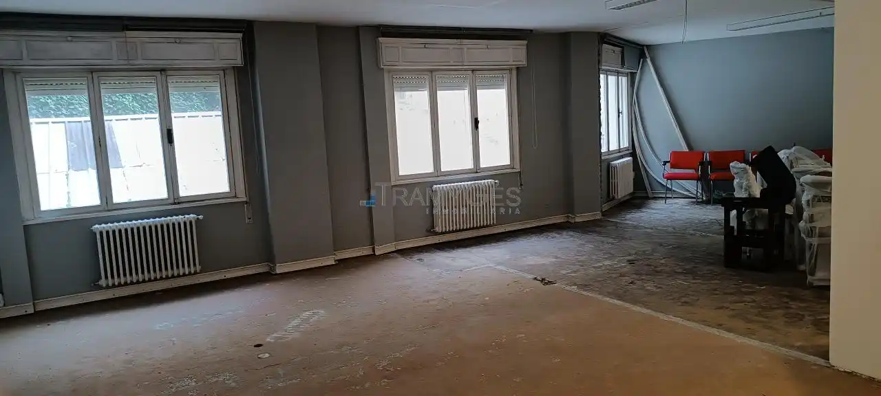 Office for sale in Vigo   with Heating