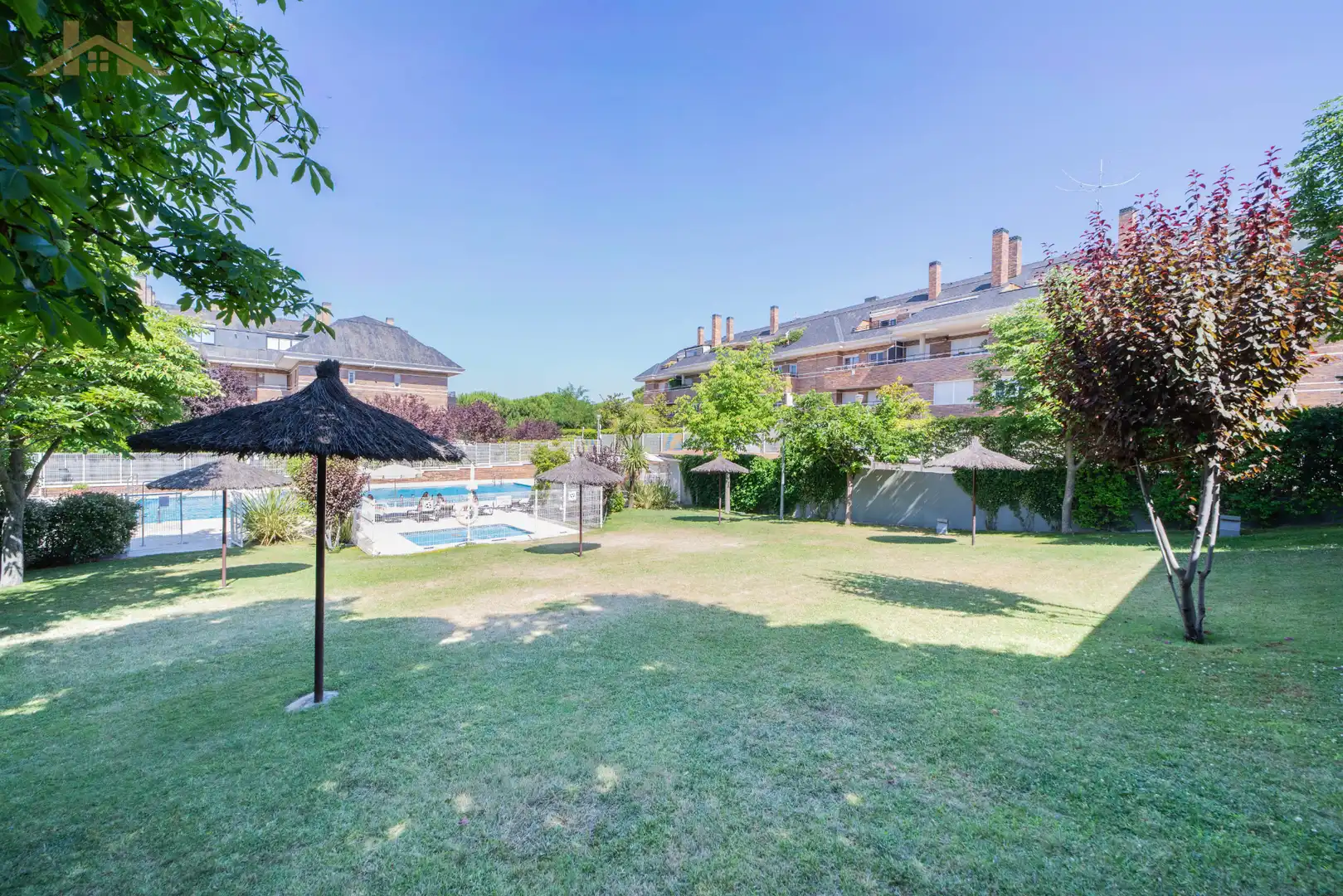 Jardín de Planta baja en venta en Majadahonda con Aire acondicionado, Calefacción y Jardín privado