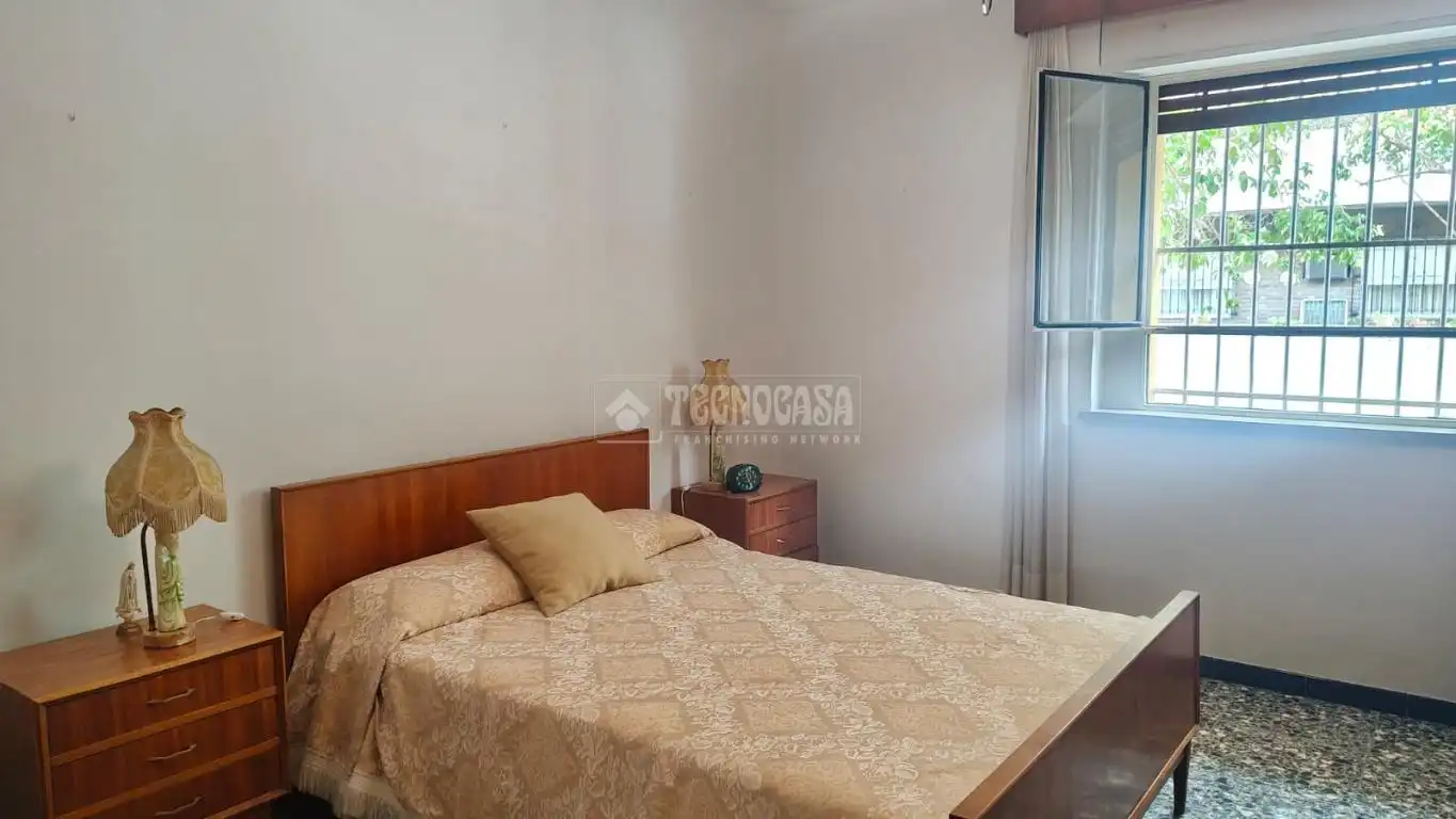 Bedroom of Flat for sale in Sevilla
