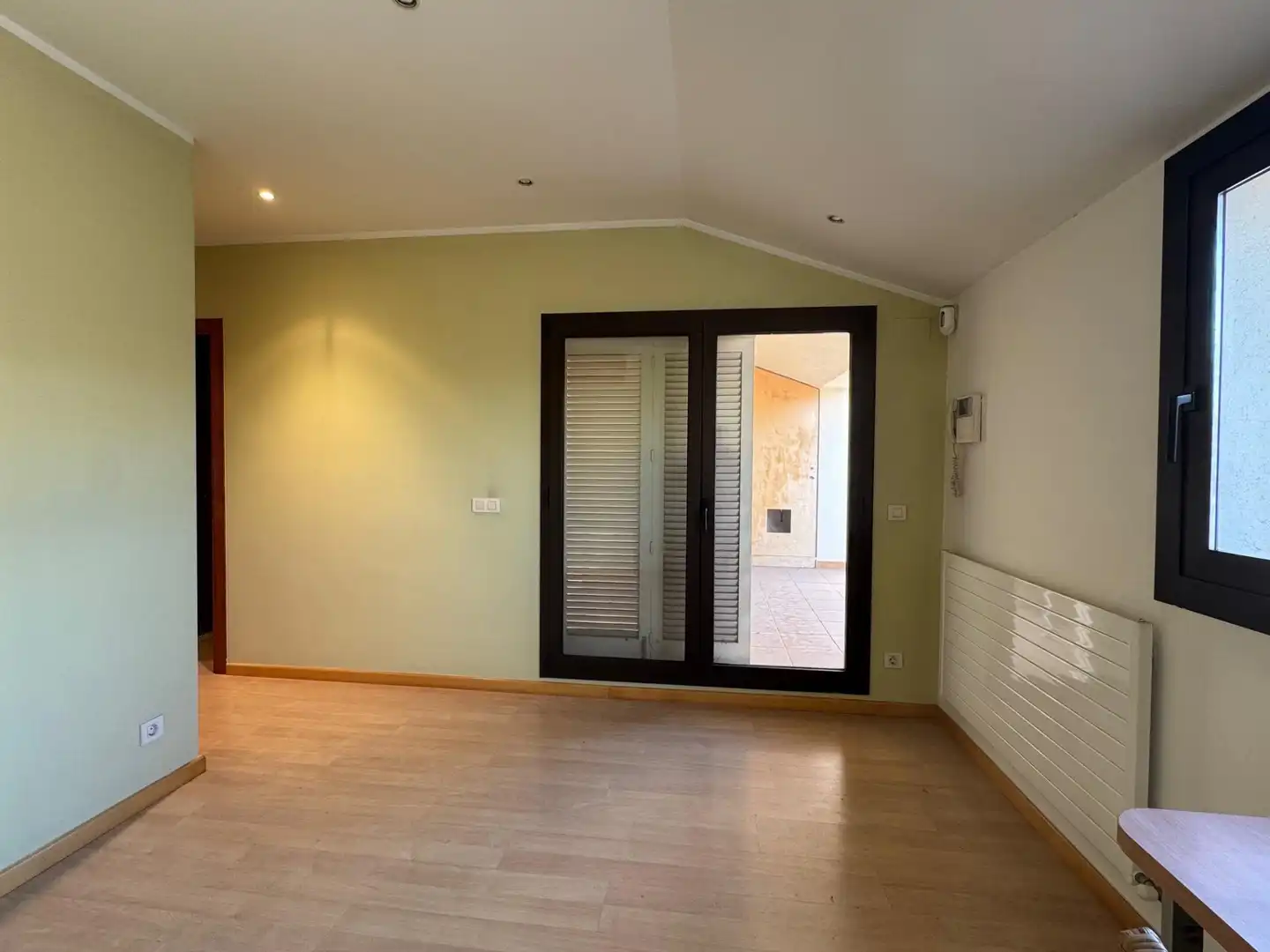 Attic for sale in Figueres  with Air Conditioner, Heating and Terrace
