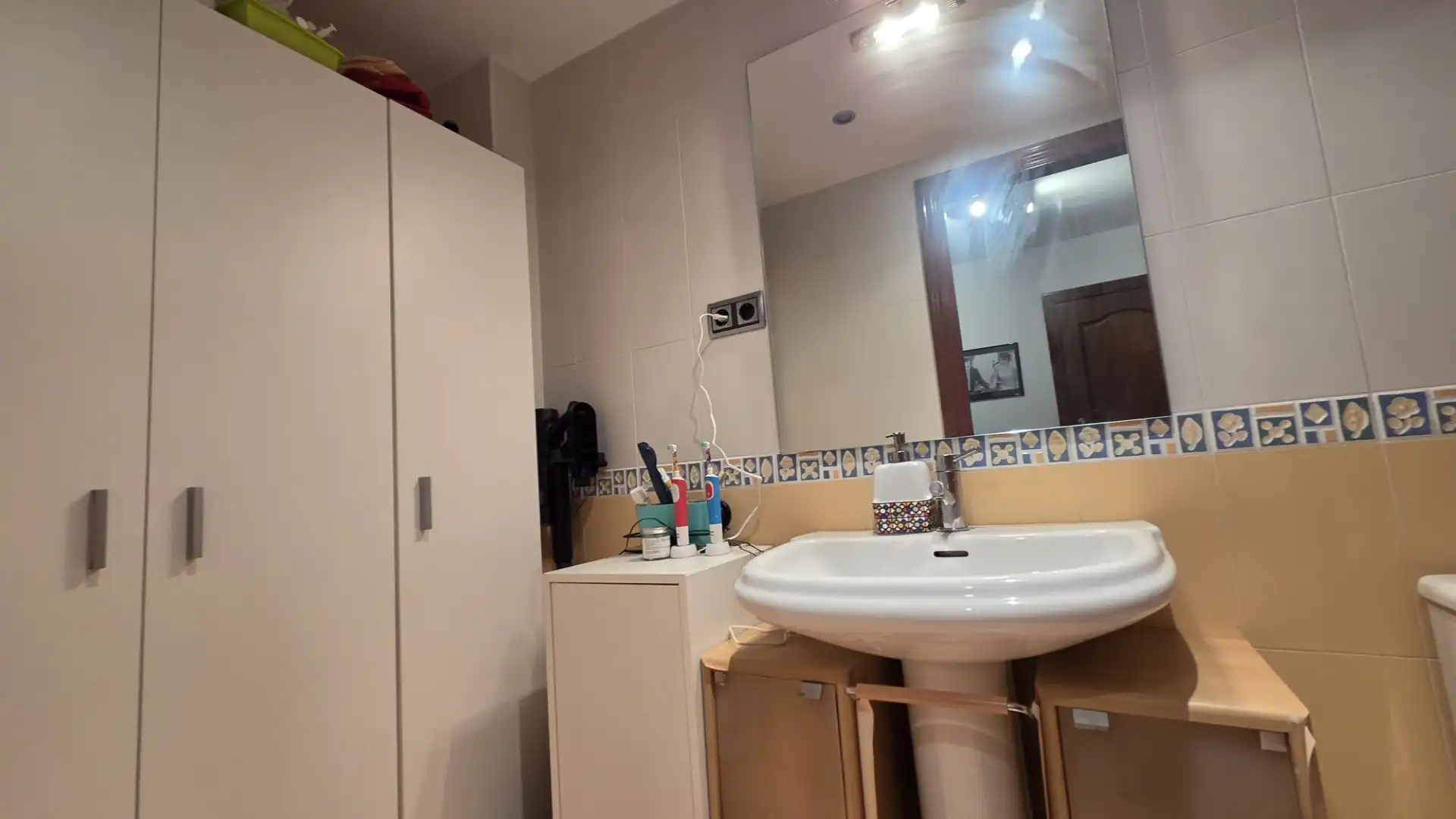Bany de Casa adosada en venda en Lleida amb Aire condicionat, Calefacció i Jardí privat