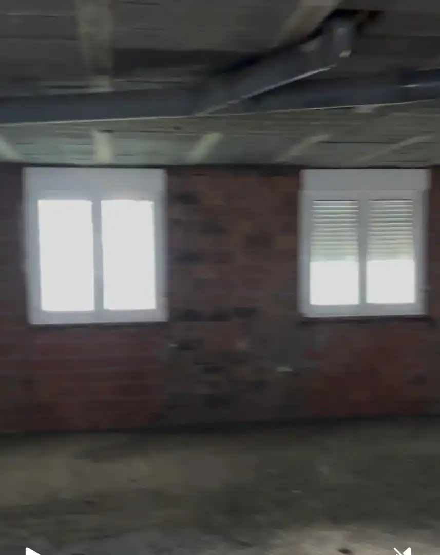 Planta baja en venta en Sarria