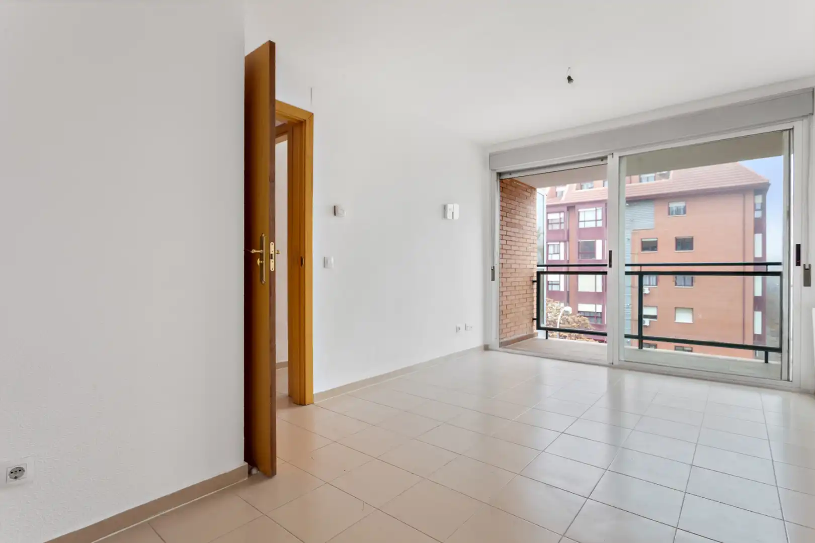 Flat for sale in Madrid  with Community pool