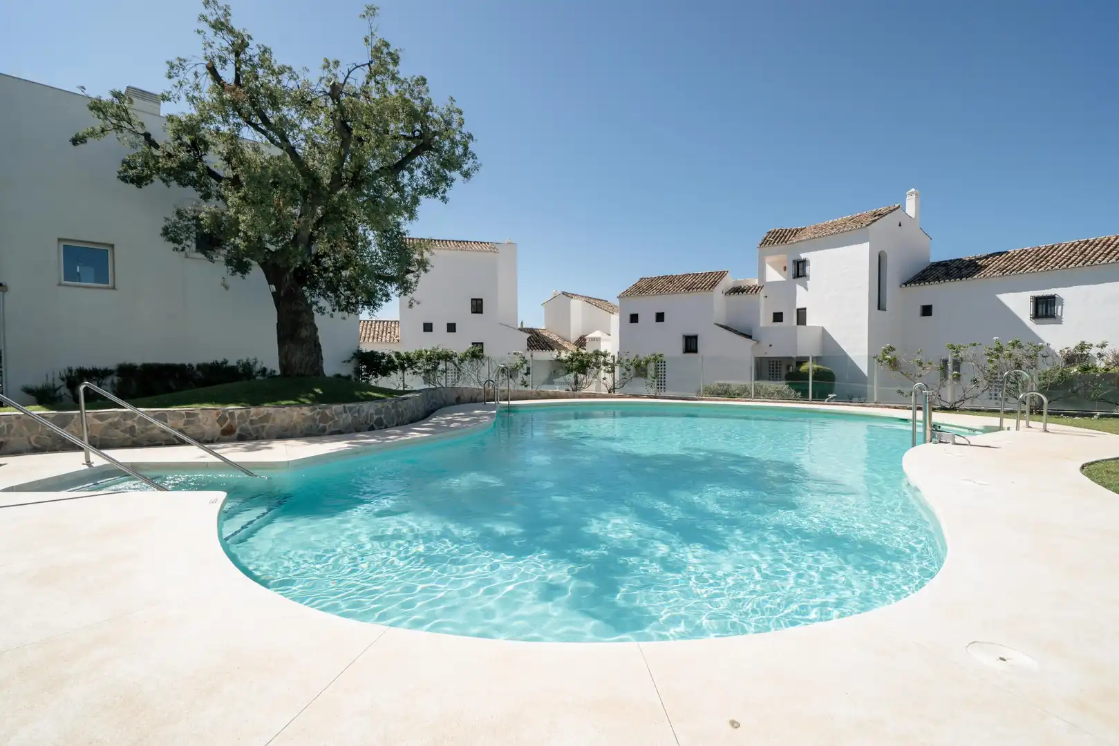 Schwimmbecken von Maisonette zur Miete in Marbella mit Klimaanlage, Heizung und Privatgarten