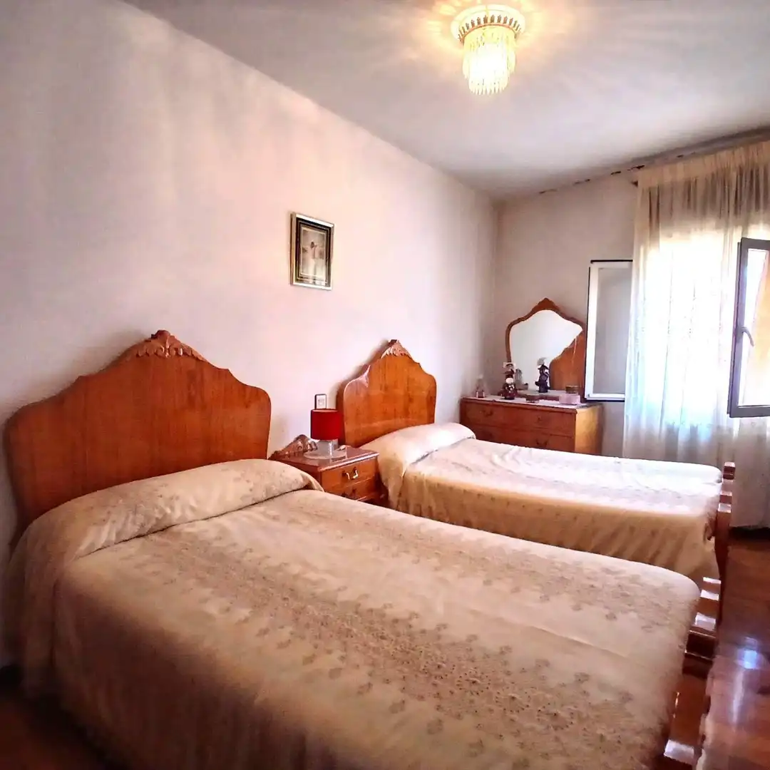 Schlafzimmer von Haus oder Chalet zum Verkauf in San Andrés del Rabanedo mit Abstellraum und Balkon