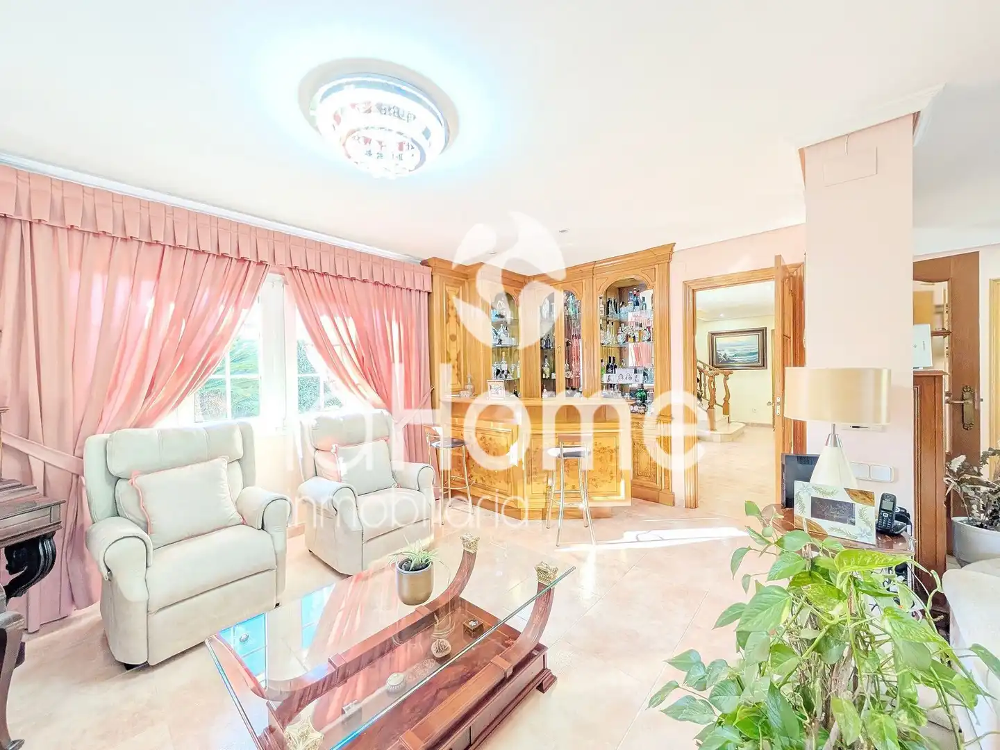 Sala de estar de Casa o chalet en venta en L'Eliana con Aire acondicionado, Calefacción y Jardín privado