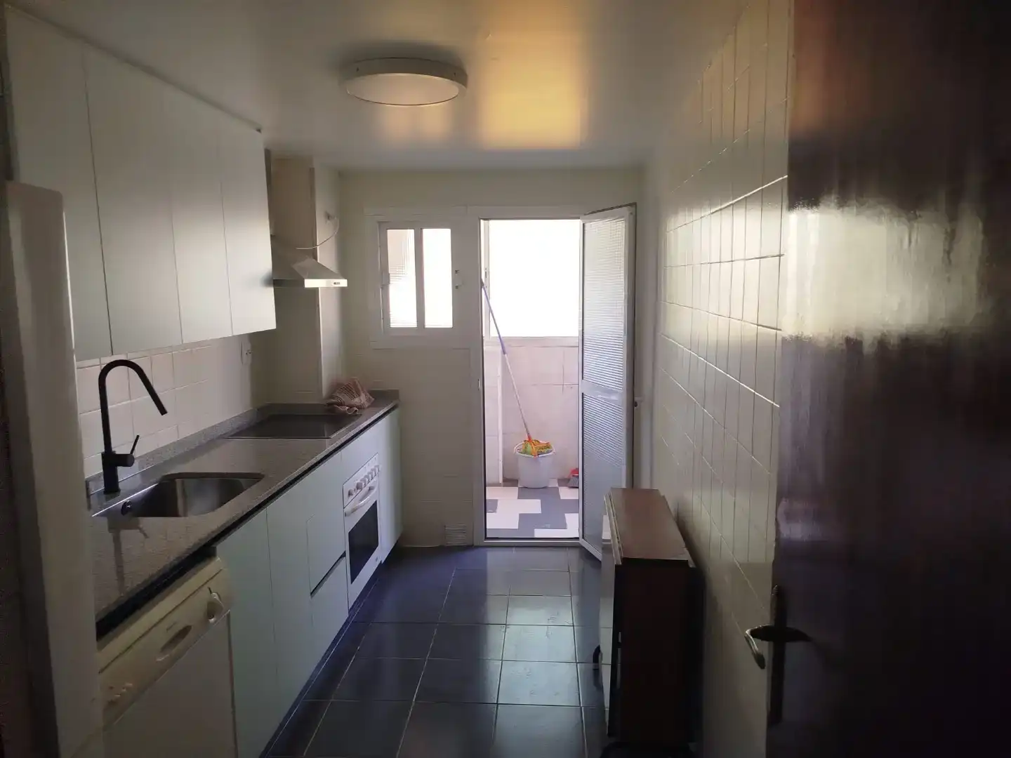 Cuina de Pis en venda en  Granada Capital amb Aire condicionat i Balcó