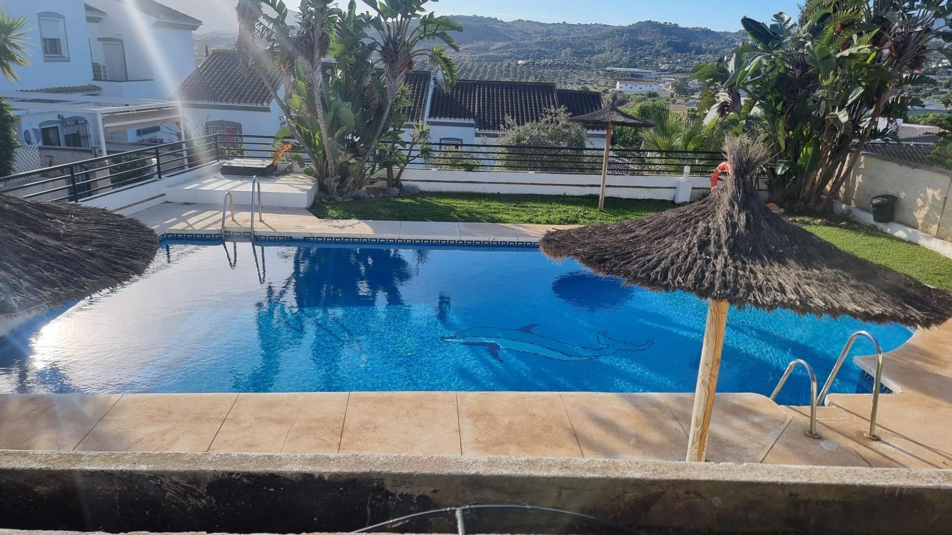 Swimming pool of Single-family semi-detached for sale in Coín  with Air Conditioner, Heating and Terrace