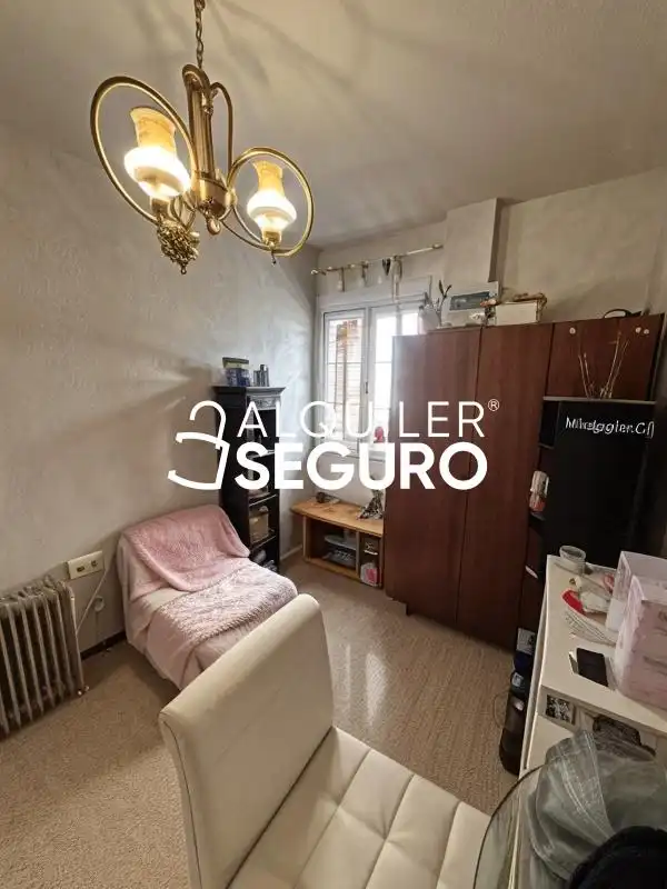Habitación de Piso de alquiler en Granada con Terraza y Amueblado