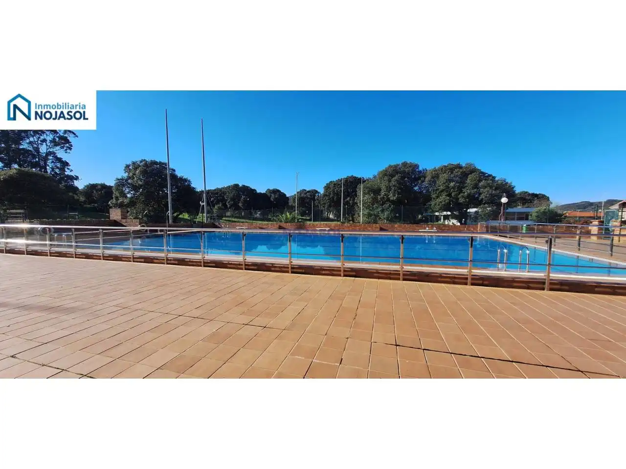 Schwimmbecken von Wohnung zur Miete in Noja mit Heizung, Privatgarten und Terrasse