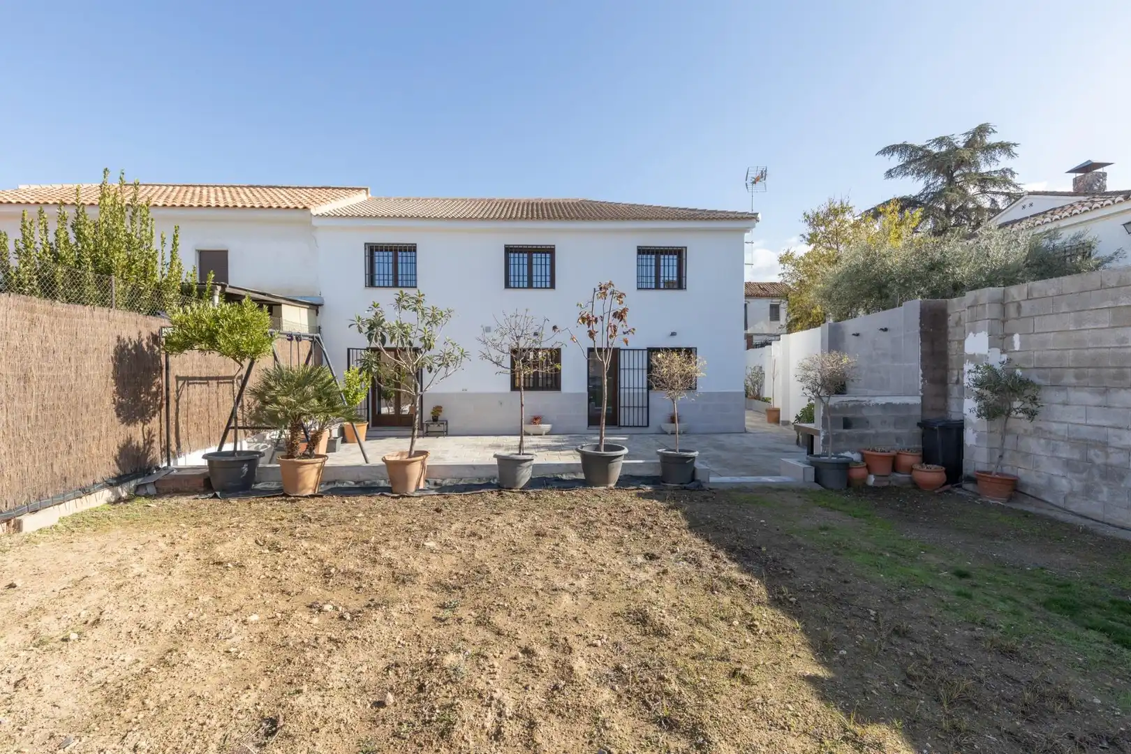 Garden of Houses for sale in La Zubia