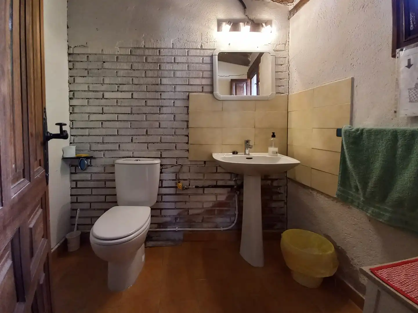 Baño de Finca rústica en venta en Cayuela con Jardín privado