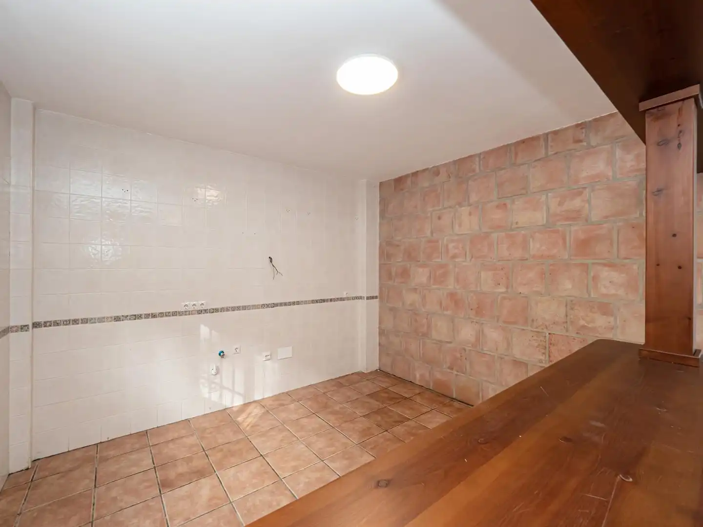 Finca rústica en venta en Viñuela con Terraza, Piscina y Alarma