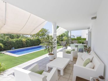Chalet con piscina en venta en Torre en Conill - Cumbres de San Antonio