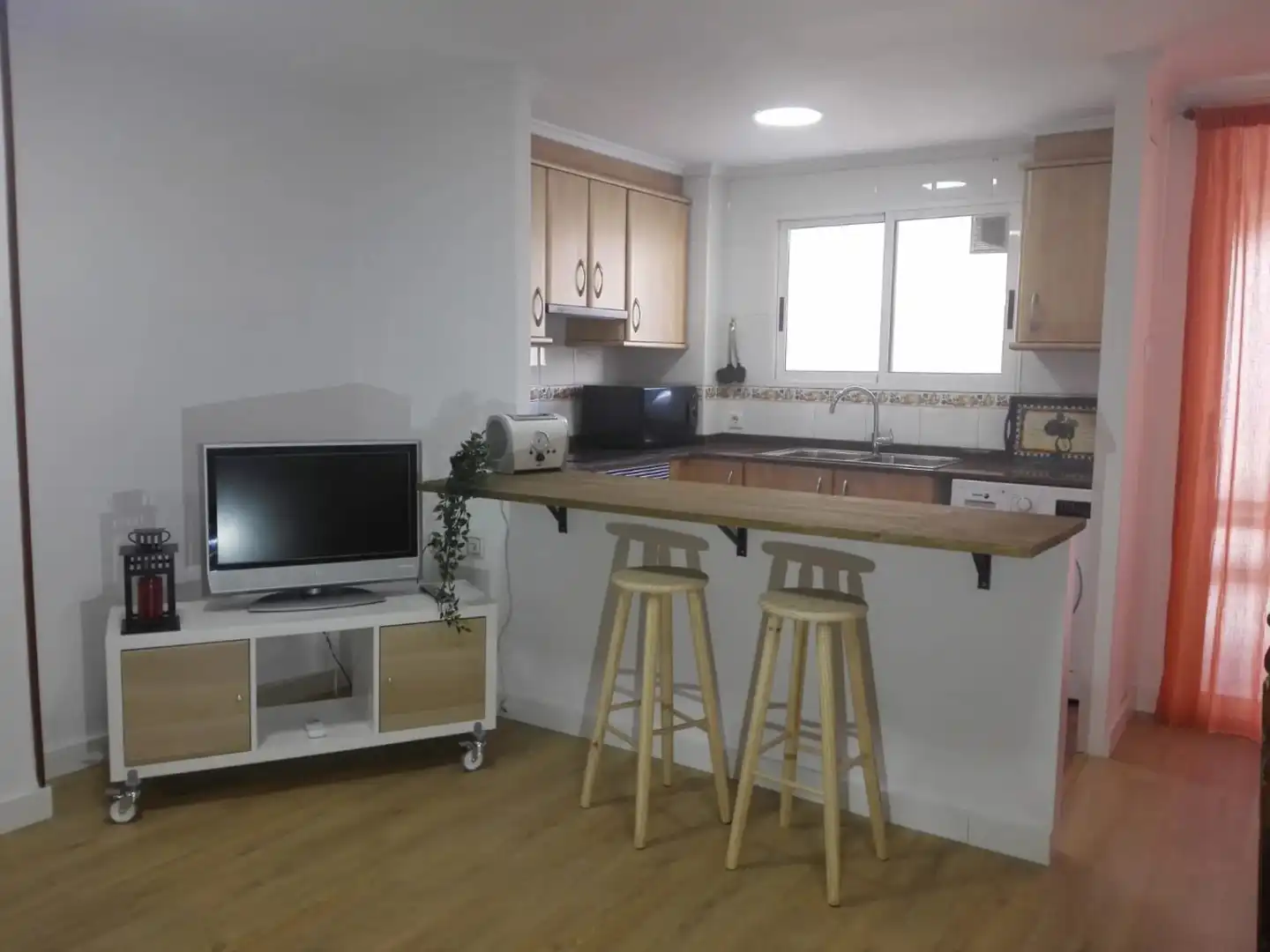 Kitchen of Flat for share in Benimaclet