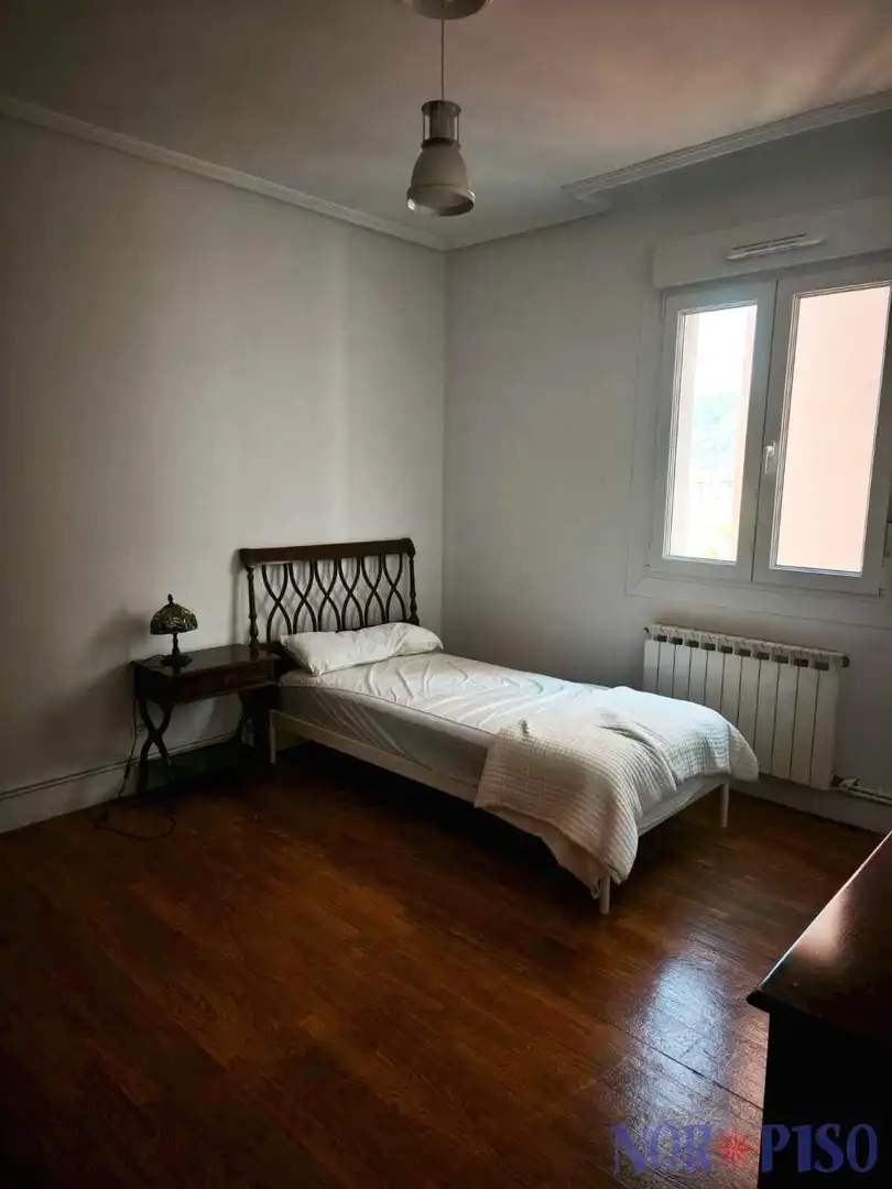 Bedroom of Flat for rent in Bilbao   with Heating, Terrace and Furnished