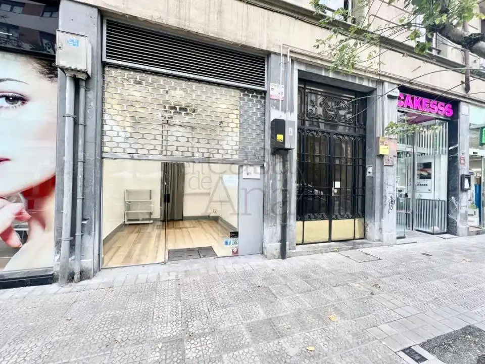 Local comercial de lloguer a Alda. Urquijo, imagen 4