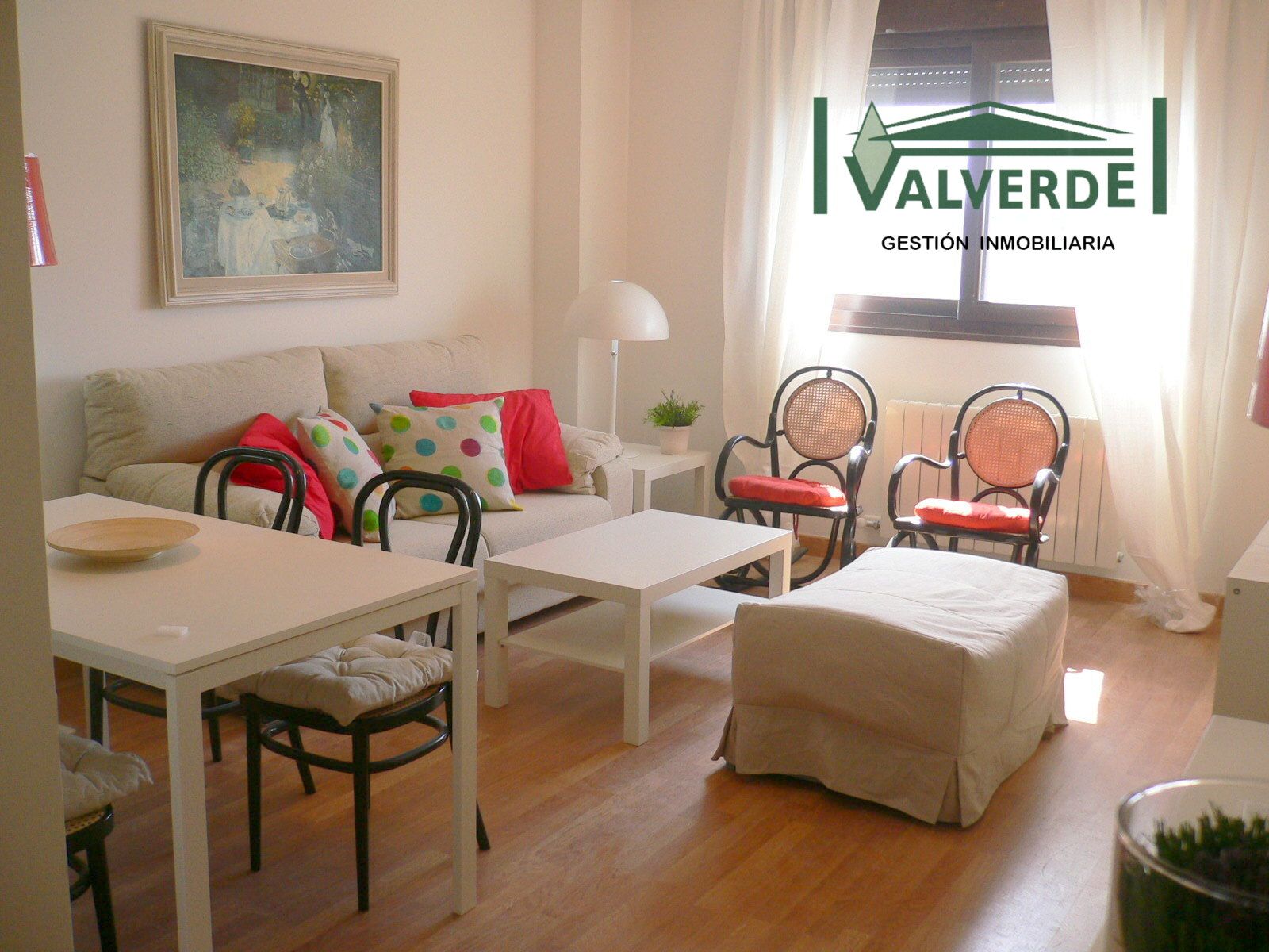 Living room of Apartment to rent in  Granada Capital  with Air Conditioner, Heating and Furnished