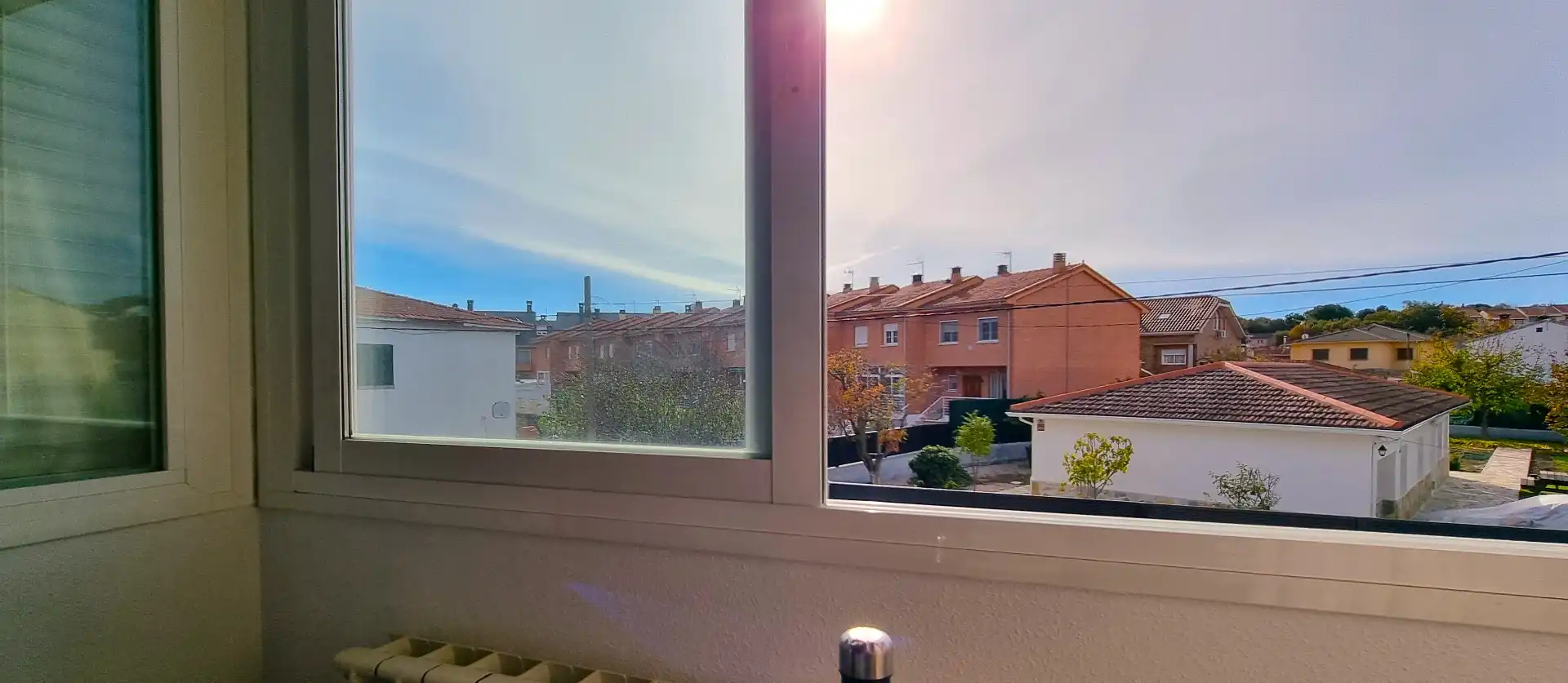 Vista exterior de Casa adosada en venda en Guadalix de la Sierra amb Aire condicionat, Calefacció i Jardí privat