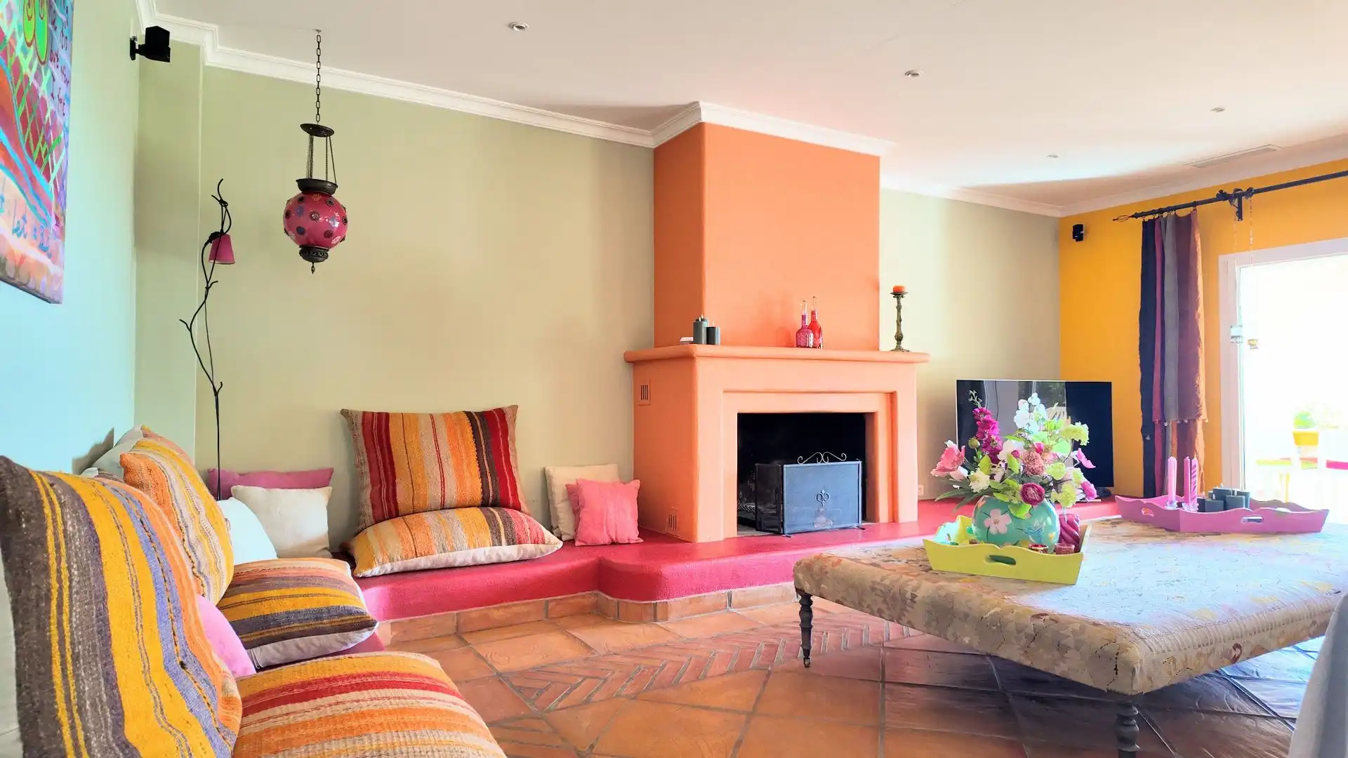 Sala d'estar de Finca rústica en venda en Mijas amb Aire condicionat, Traster i Piscina