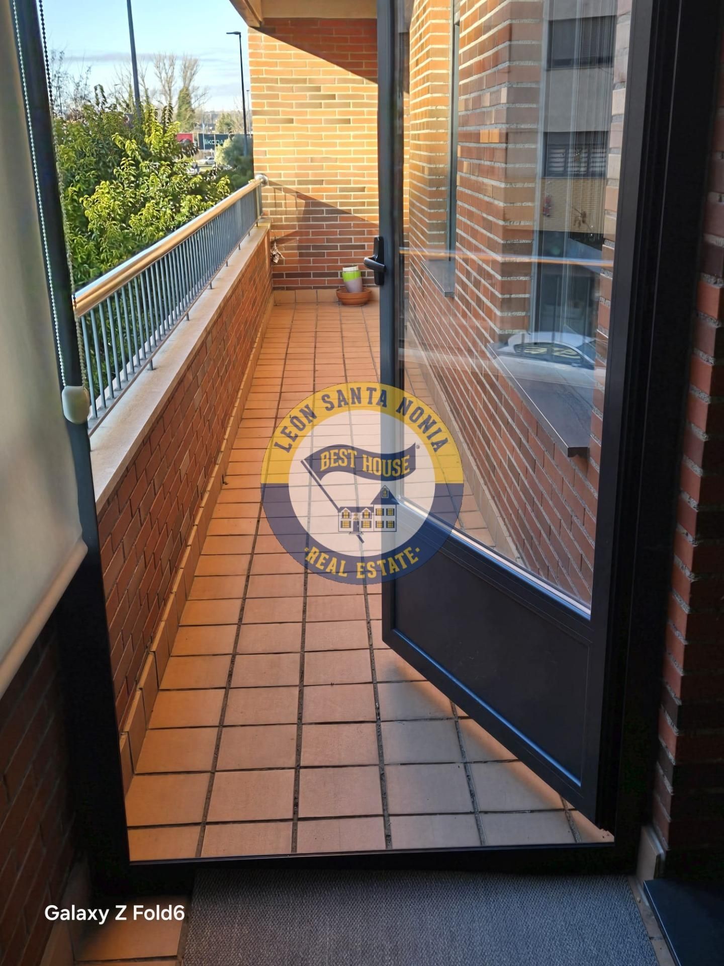 Exterior view of Flat for sale in León Capital   with Terrace and Storage room