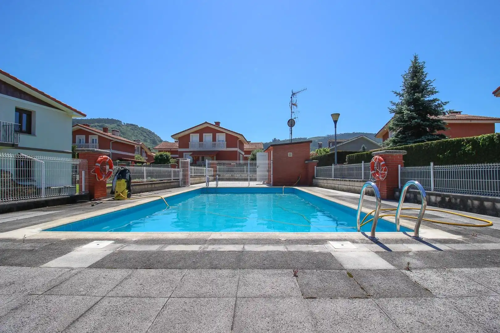 Piscina de Casa o chalet en venta en Guriezo con Calefacción, Jardín privado y Parquet