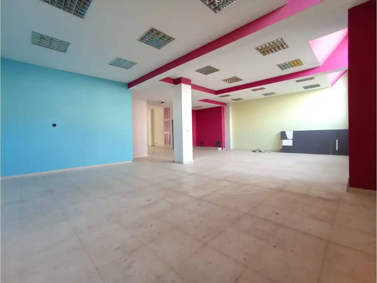 Business premises for sale in Calle Legión Española, imagen 5