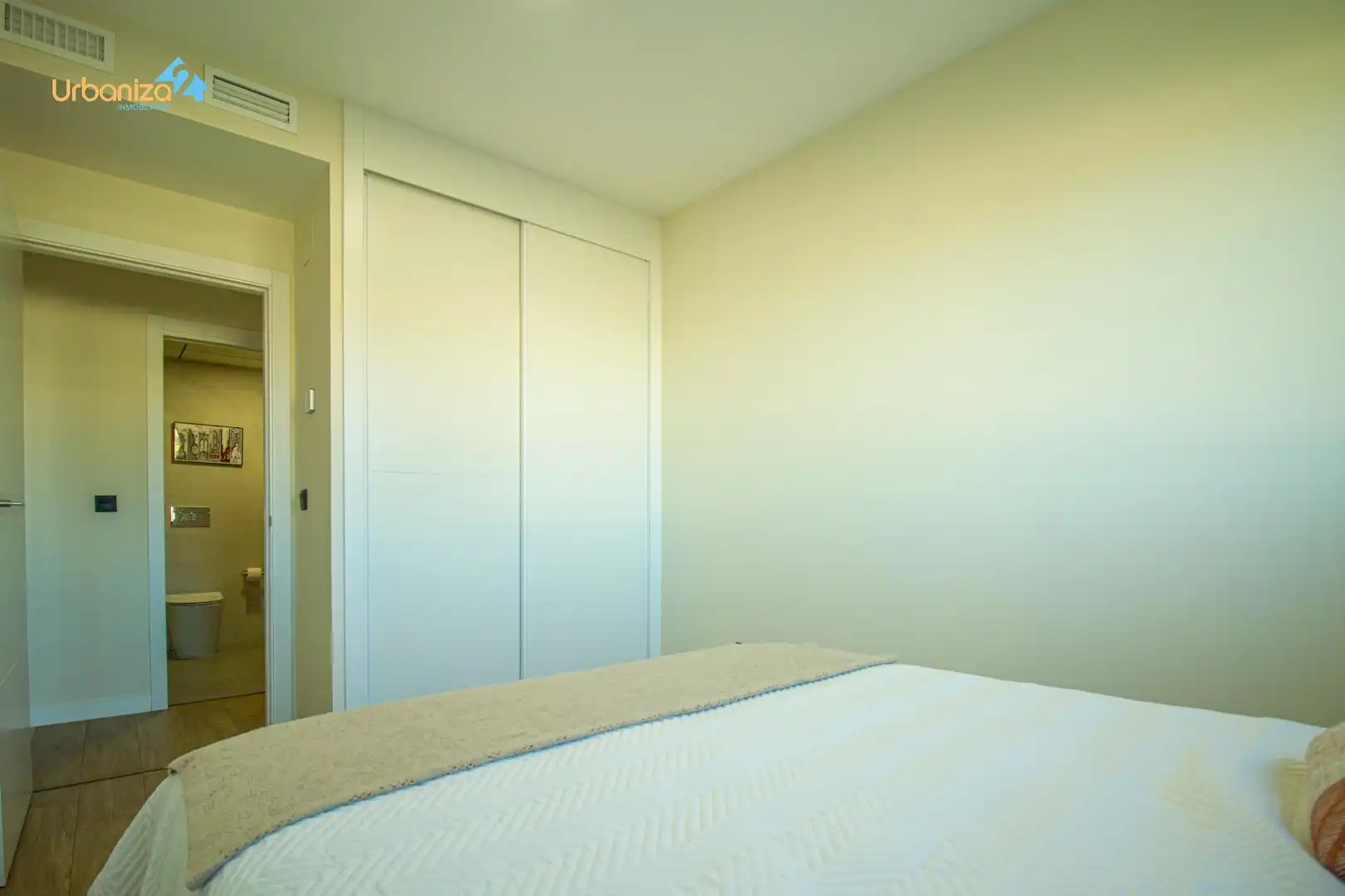 Schlafzimmer von Wohnung zum Verkauf in Badajoz mit Klimaanlage, Heizung und Privatgarten