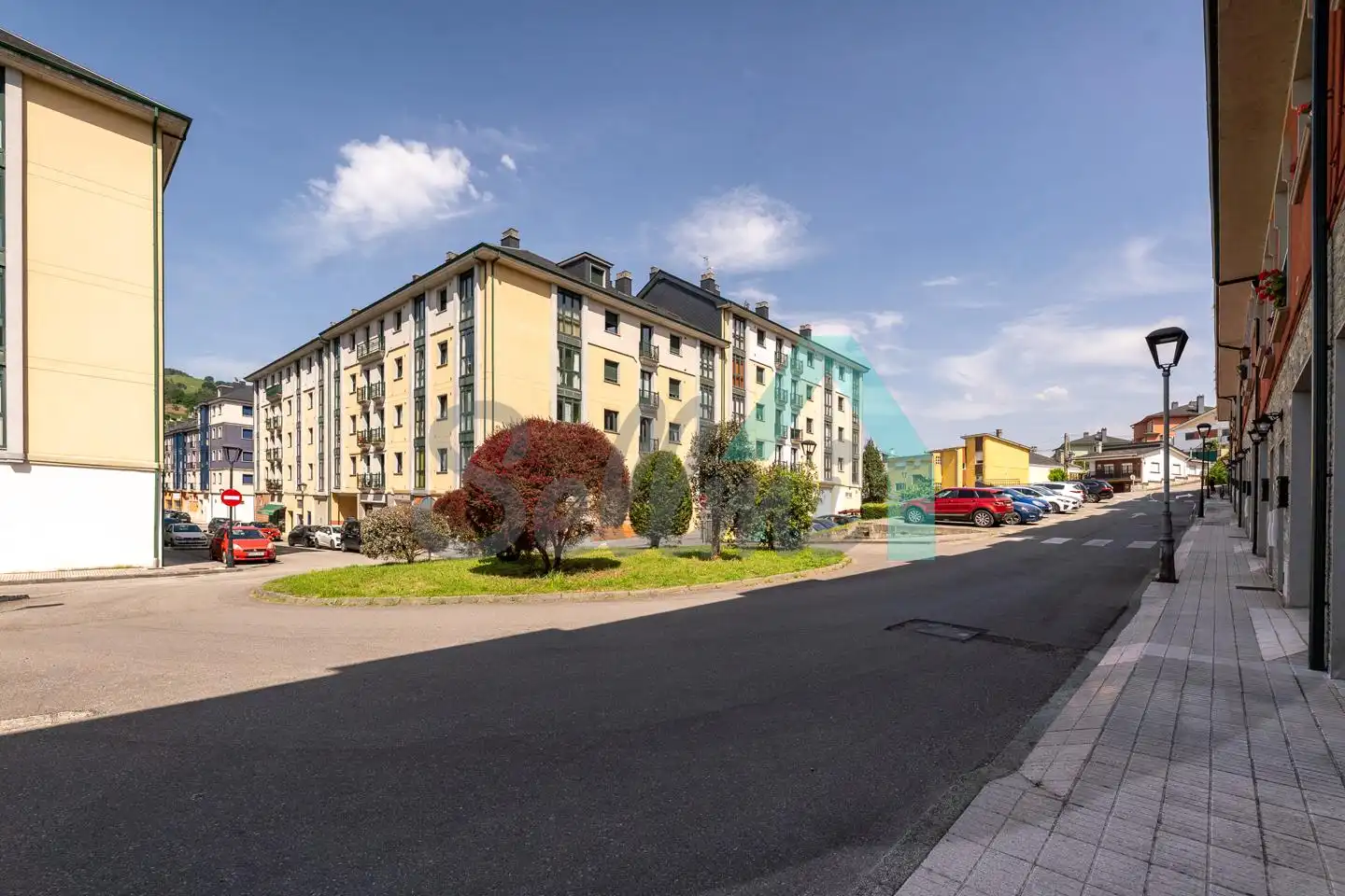 Außenansicht von Einfamilien-Reihenhaus zum Verkauf in Vegadeo mit Heizung, Privatgarten und Terrasse