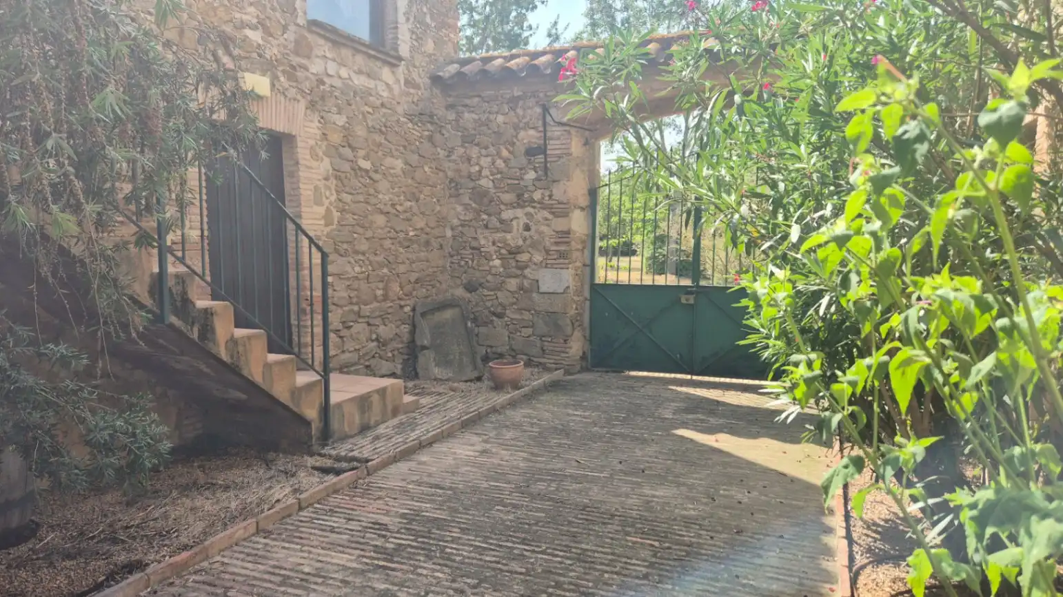 Jardí de Finca rústica en venda en Verges amb Calefacció, Jardí privat i Terrassa