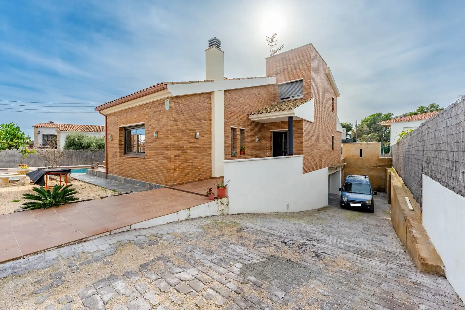Vista exterior de Casa o xalet en venda en Calafell amb Calefacció, Jardí privat i Terrassa