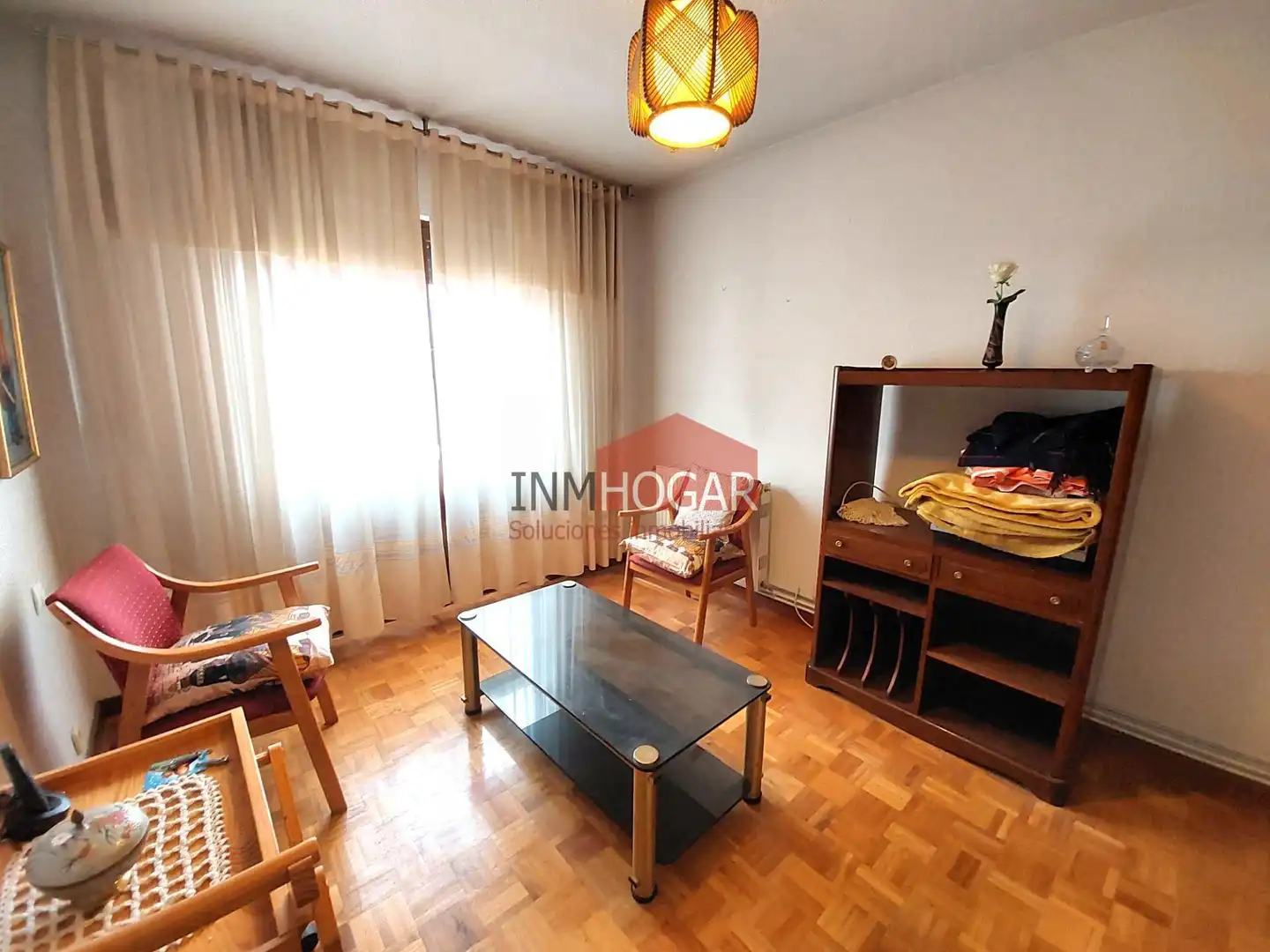 Sala de estar de Piso en venta en Arévalo con Calefacción, Parquet y Amueblado