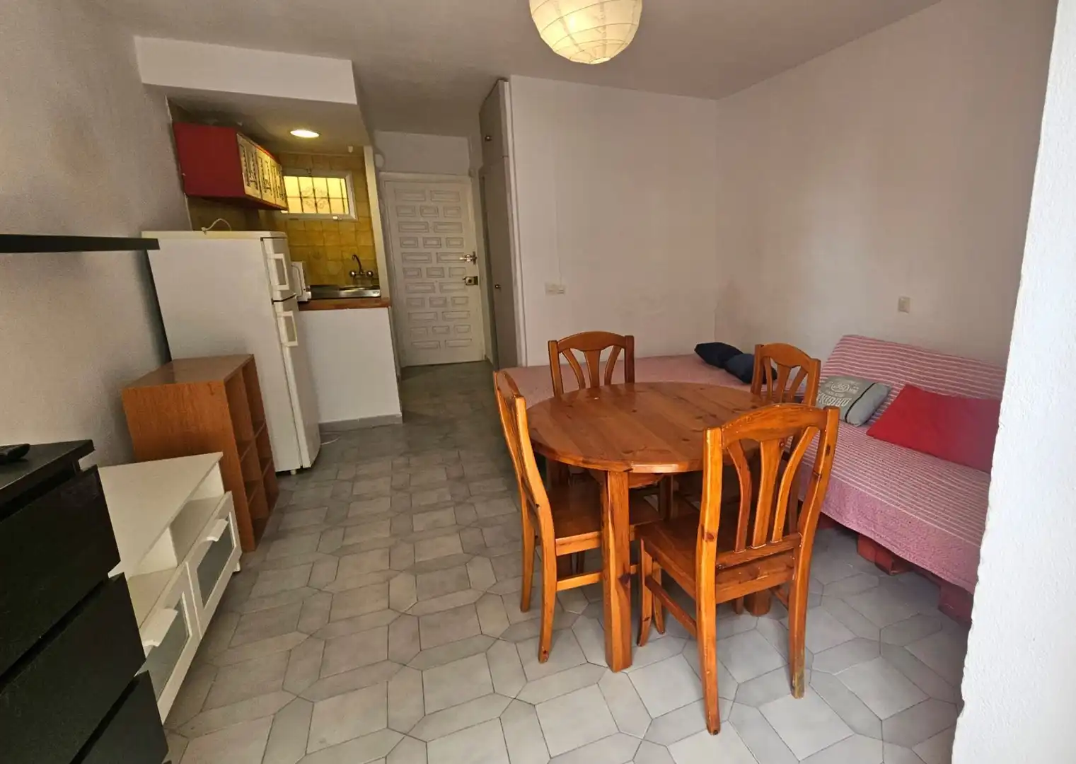 Comedor de Estudio en venta en Benalmádena con Terraza y Piscina comunitaria