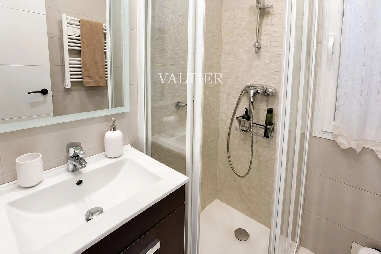 Bathroom of Flat for sale in Madrid  with Heating, Terrace and Furnished