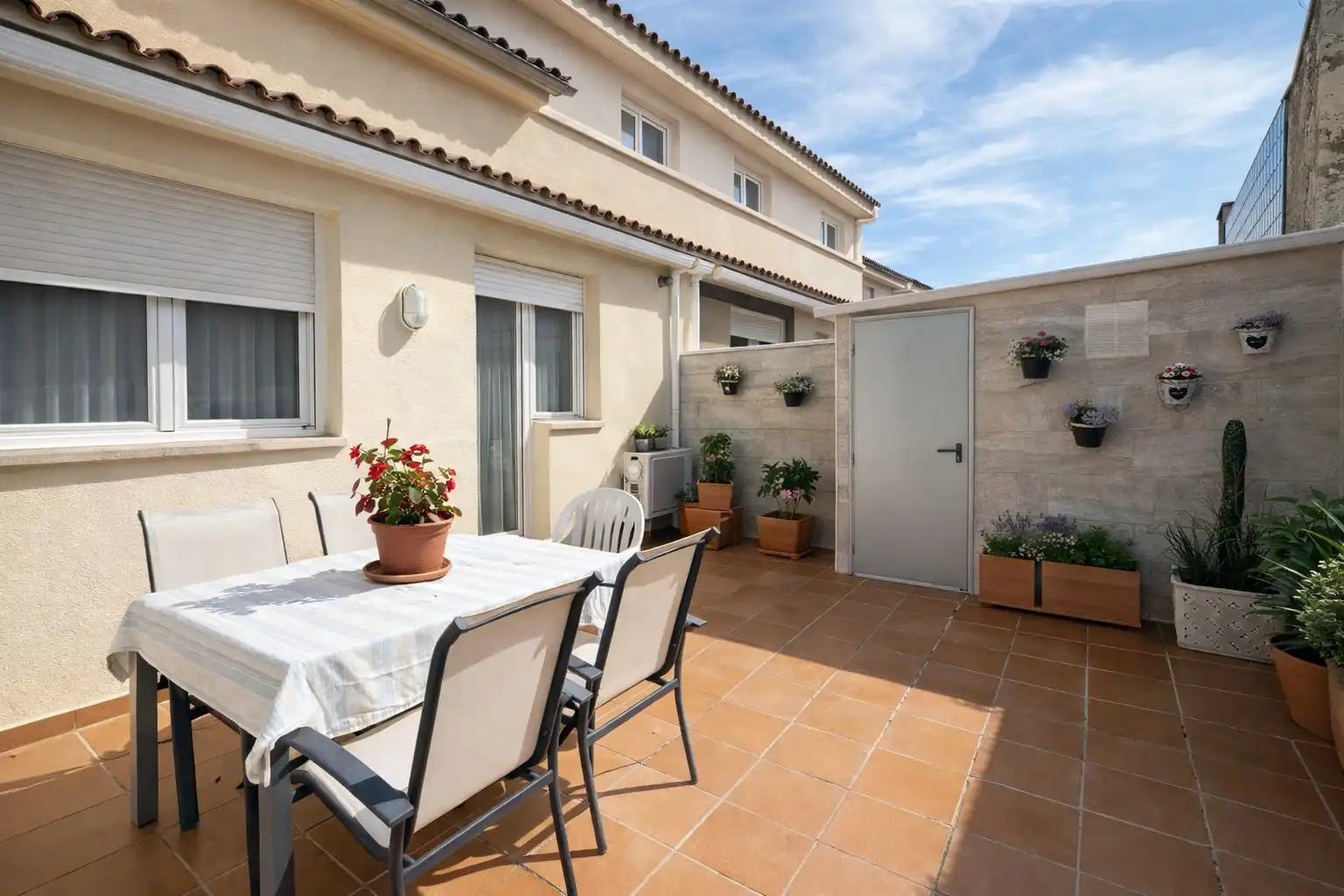 Terrasse von Einfamilien-Reihenhaus zum Verkauf in Vinaròs mit Heizung, Terrasse und Abstellraum