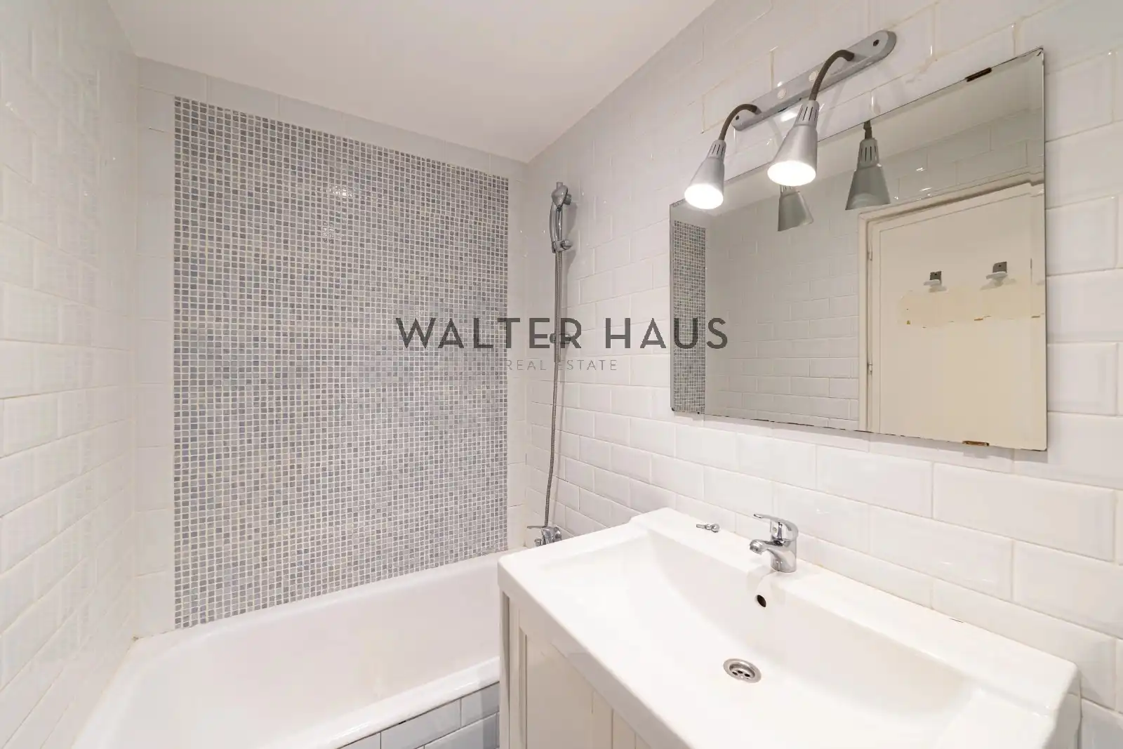 Baño de Piso en venta en Madrid con Aire acondicionado, Calefacción y Terraza