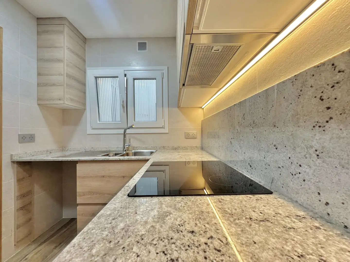 Cocina de Ático en venta en Barcelona con Aire acondicionado, Calefacción y Terraza