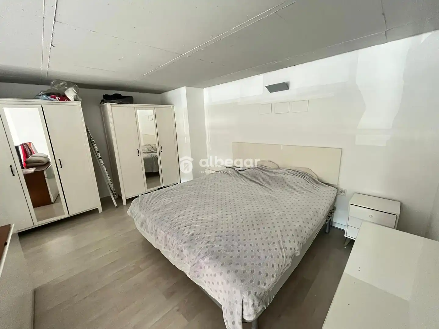 Schlafzimmer von Wohnung zur Miete in Valencia mit Klimaanlage, Terrasse und Schwimmbad